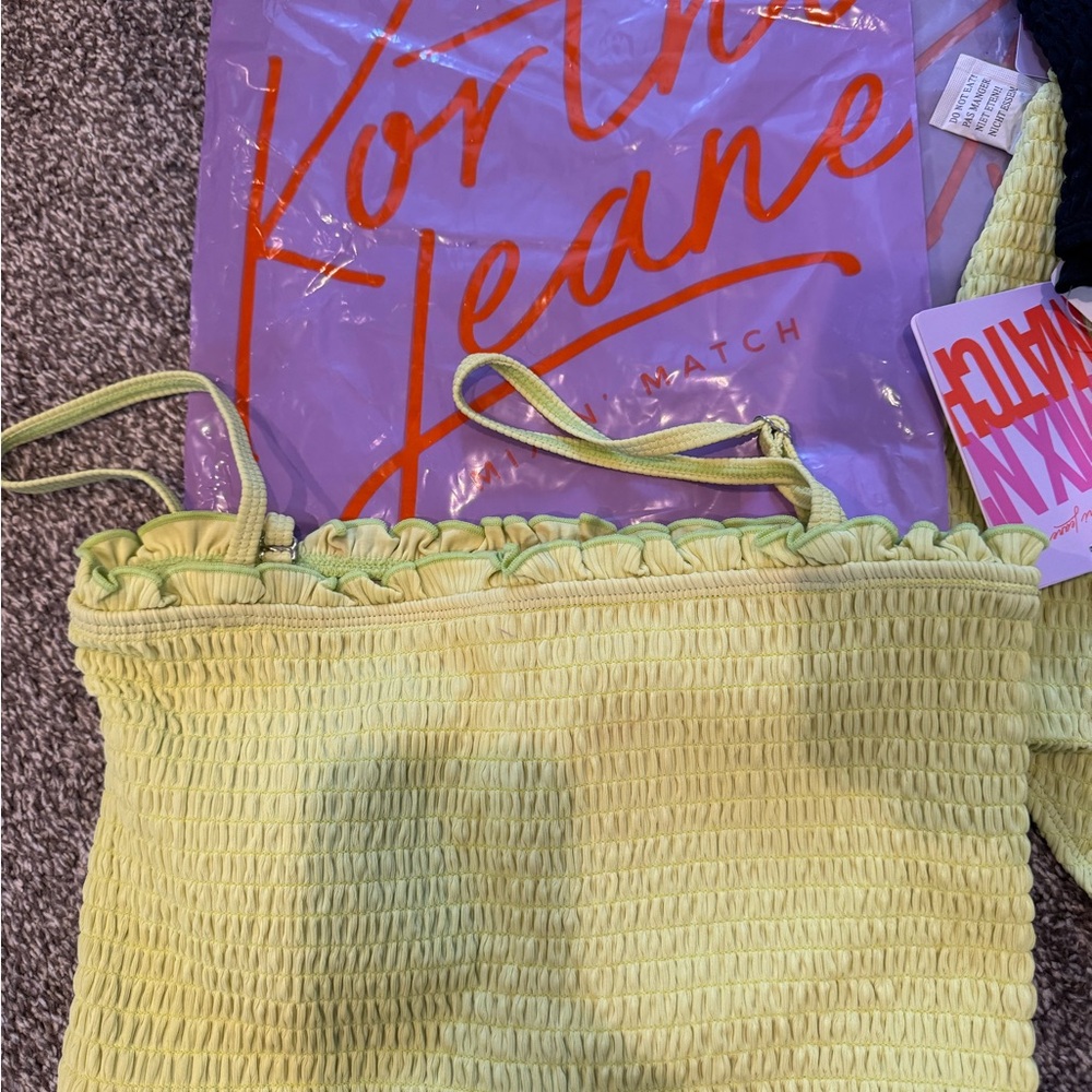 Kortni Jeane rubbed Lightlight Green Ruffle Swim Top
